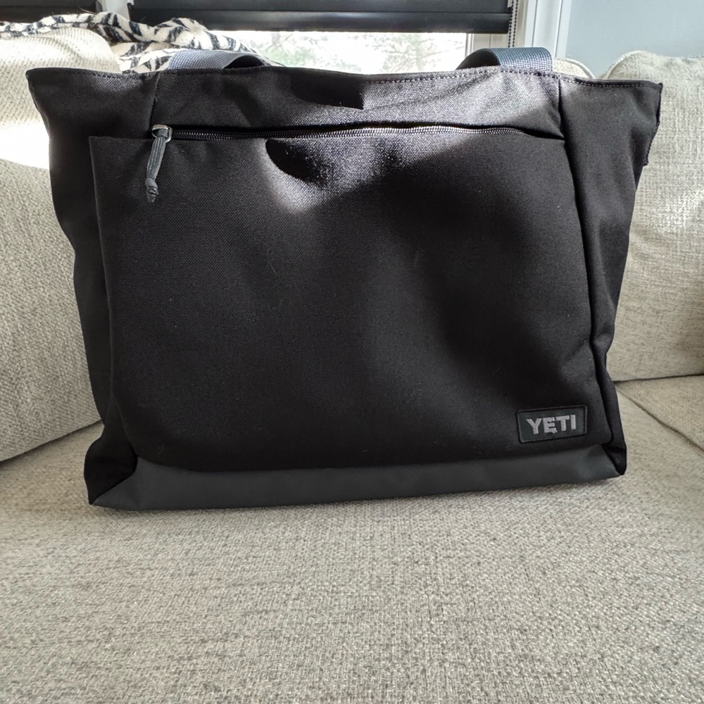 YETI Crossroads Tote